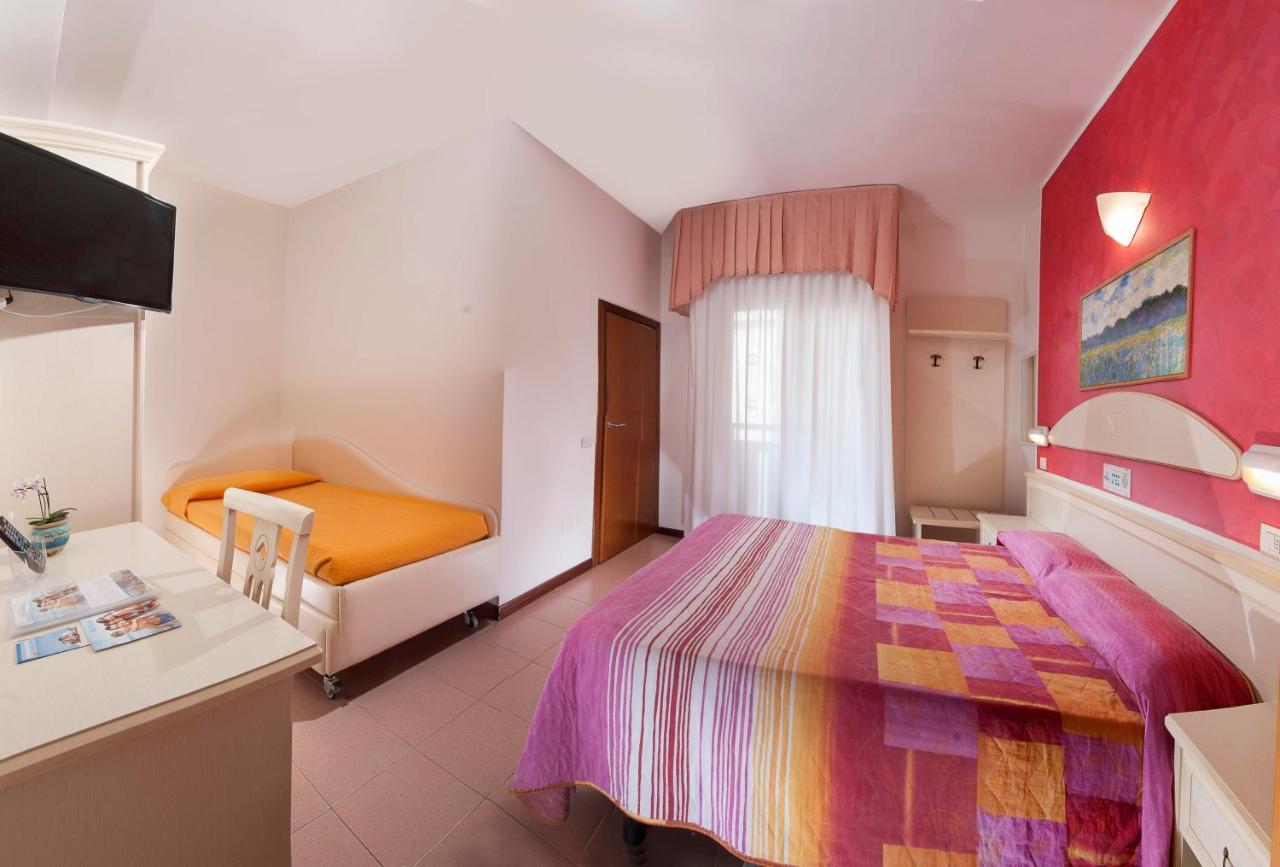 Hotel Napoleon Gabicce Mare Exterior foto