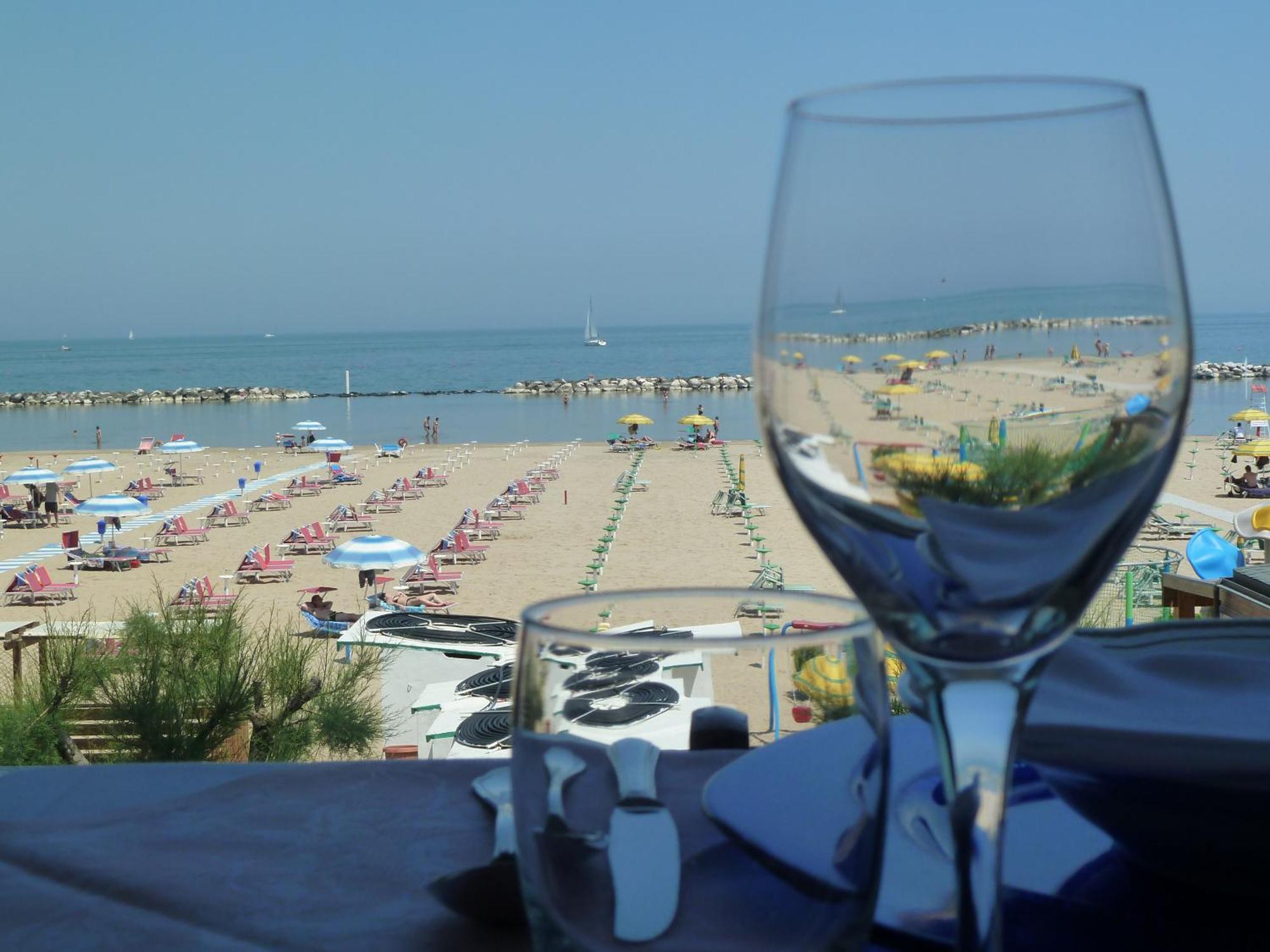 Hotel Napoleon Gabicce Mare Exterior foto